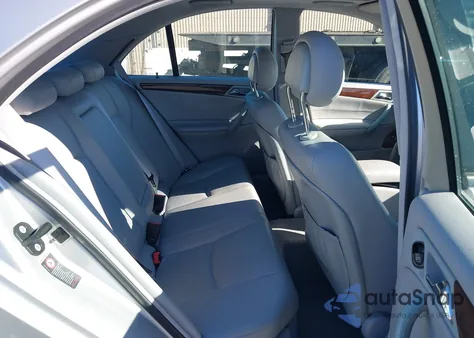 2002 Mercedes-Benz C 240 из США, поврежденный, VIN WDBRF61J62F169485